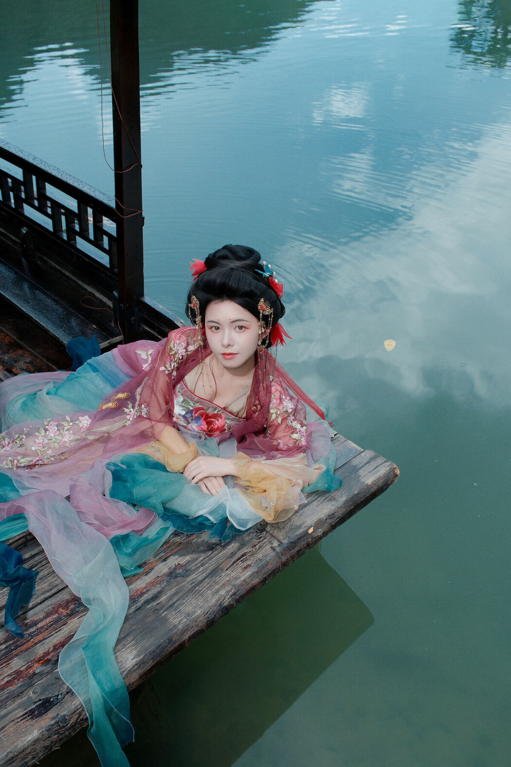 YiTuYu艺图语 Vol.10541 Yi Xin (28P)