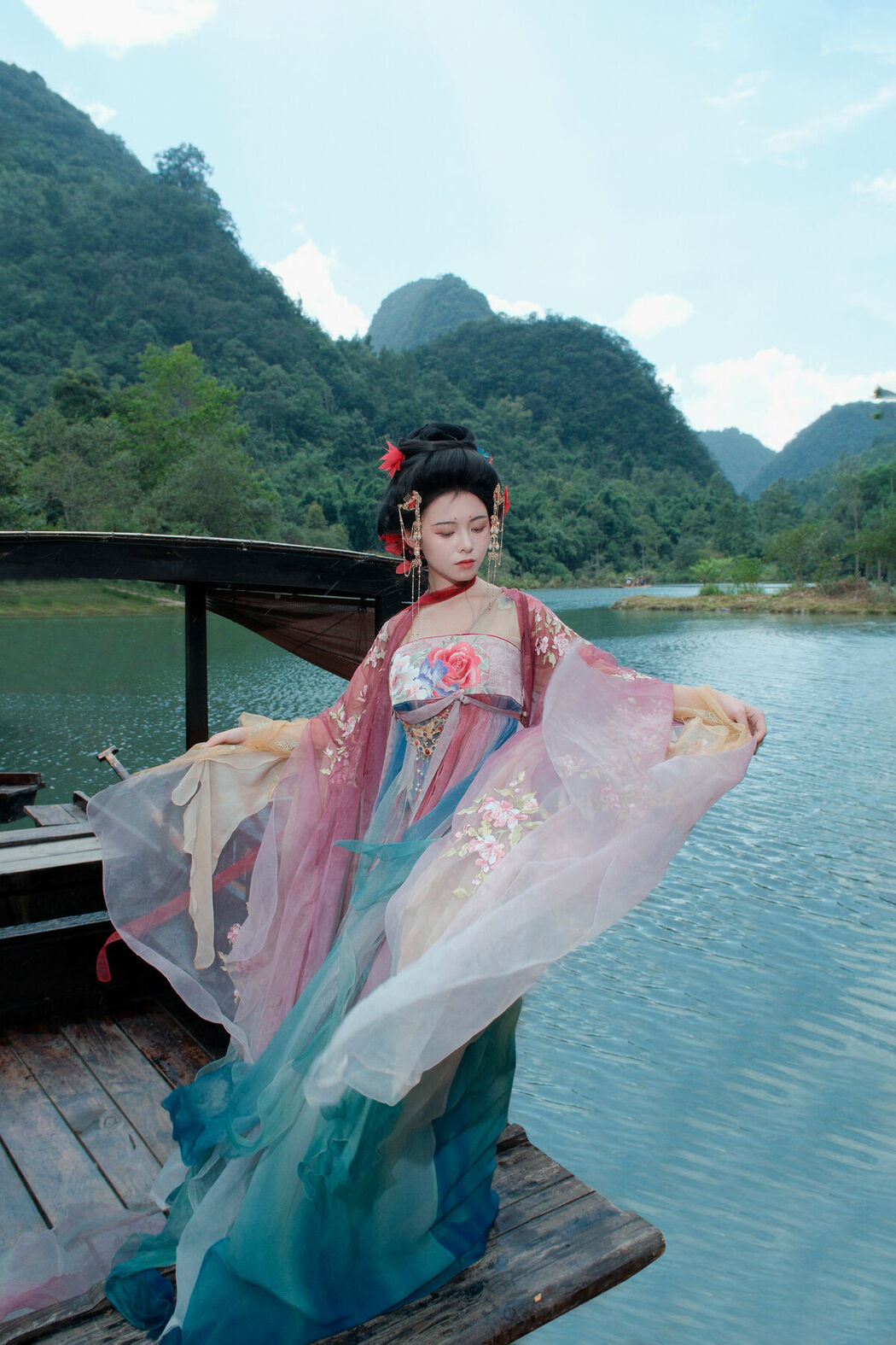 YiTuYu艺图语 Vol.10541 Yi Xin (28P)