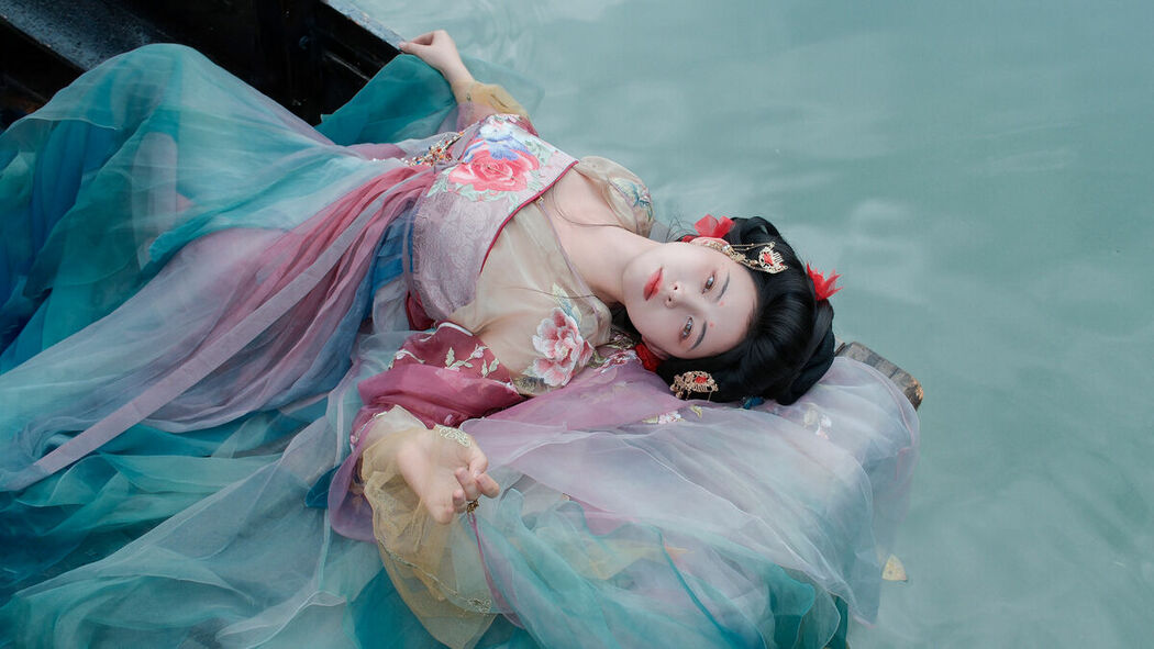 YiTuYu艺图语 Vol.10541 Yi Xin (28P)
