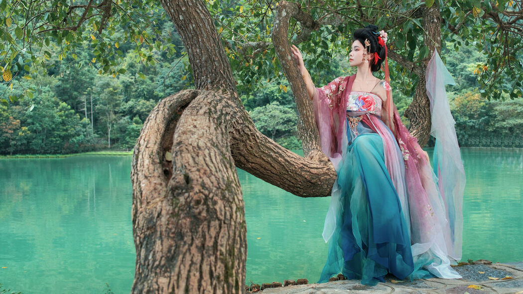 YiTuYu艺图语 Vol.10541 Yi Xin (28P)