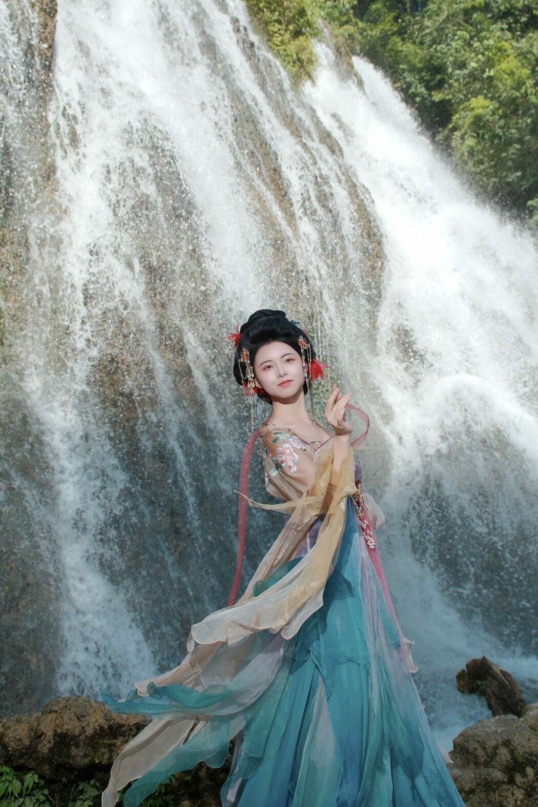 YiTuYu艺图语 Vol.10541 Yi Xin (28P)