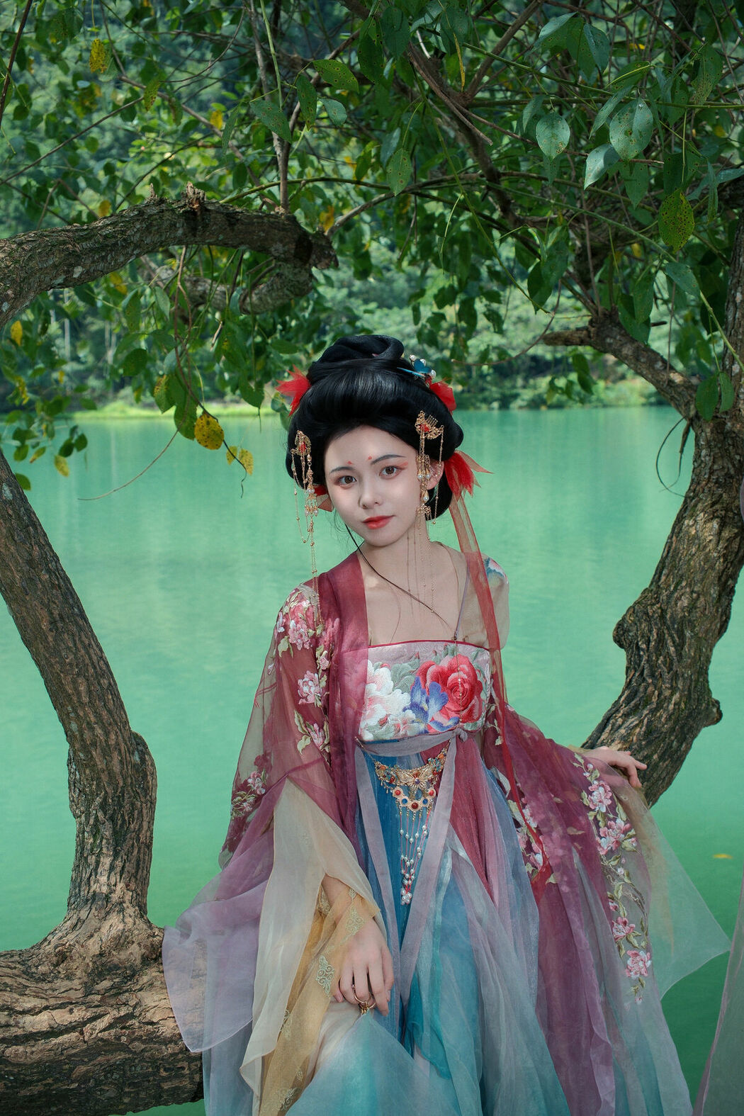 YiTuYu艺图语 Vol.10541 Yi Xin (28P)