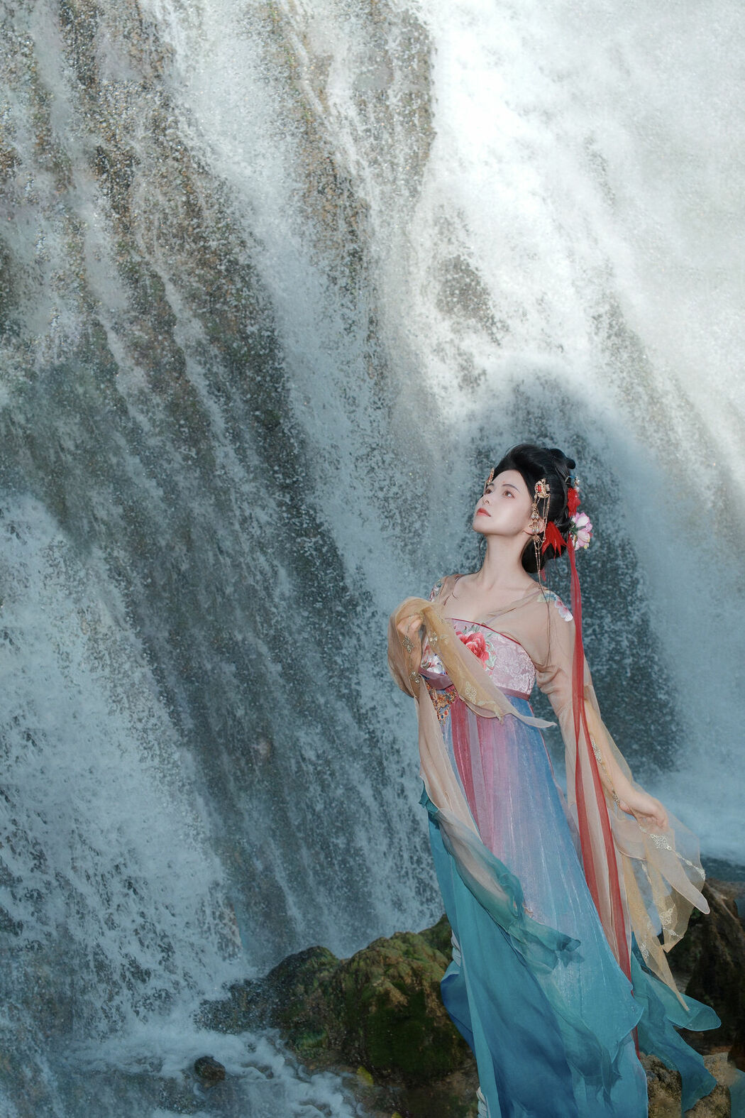 YiTuYu艺图语 Vol.10541 Yi Xin (28P)
