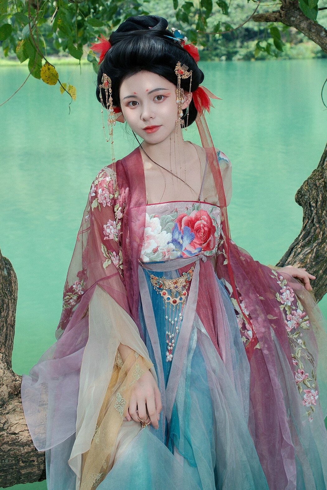 YiTuYu艺图语 Vol.10541 Yi Xin (28P) Cover Photo
