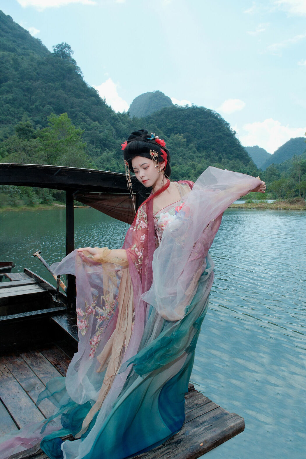 YiTuYu艺图语 Vol.10541 Yi Xin (28P)