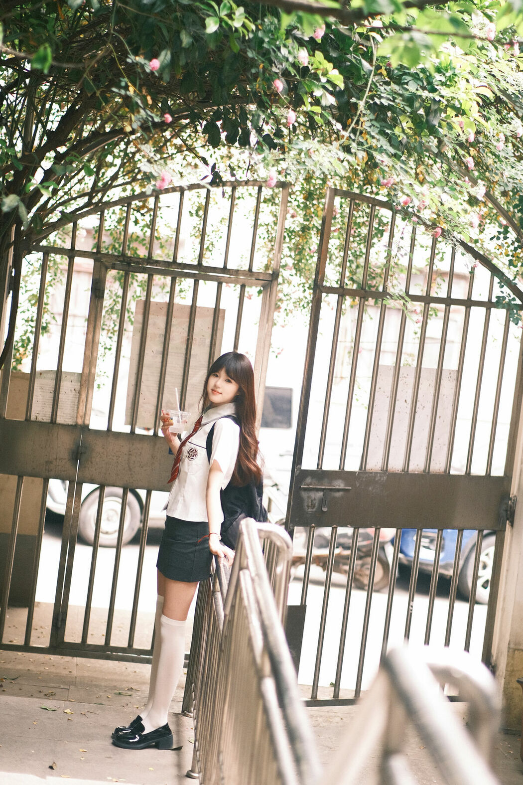 YiTuYu艺图语 Vol.10544 Ke Ai Duo (24P)