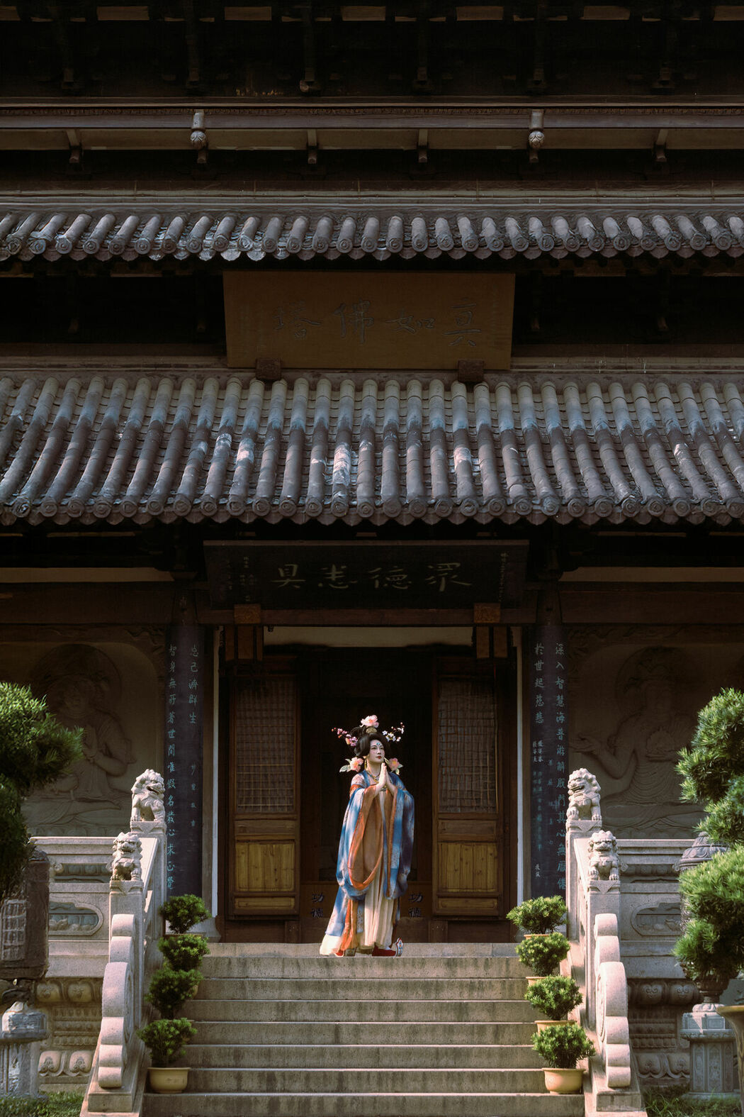 YiTuYu艺图语 Vol.10545 Yue Ye Wei Yang (48P)