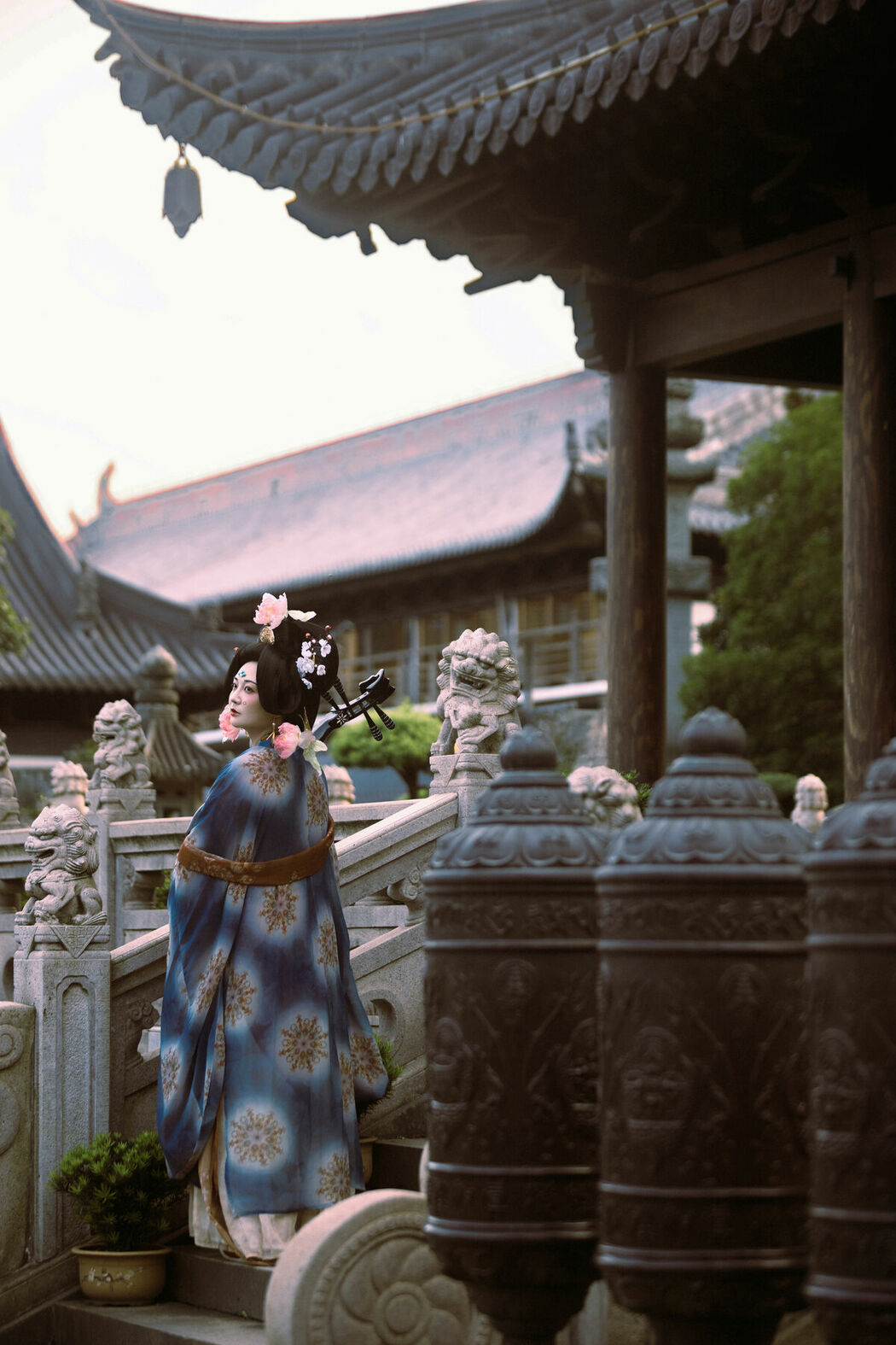 YiTuYu艺图语 Vol.10545 Yue Ye Wei Yang (48P)