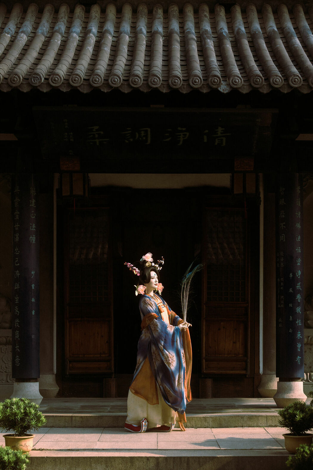 YiTuYu艺图语 Vol.10545 Yue Ye Wei Yang (48P)