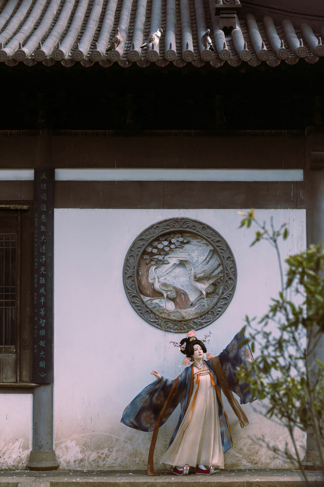 YiTuYu艺图语 Vol.10545 Yue Ye Wei Yang (48P)