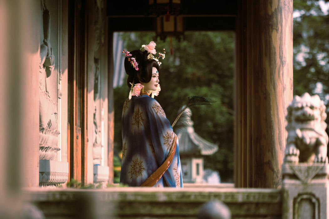 YiTuYu艺图语 Vol.10545 Yue Ye Wei Yang (48P)