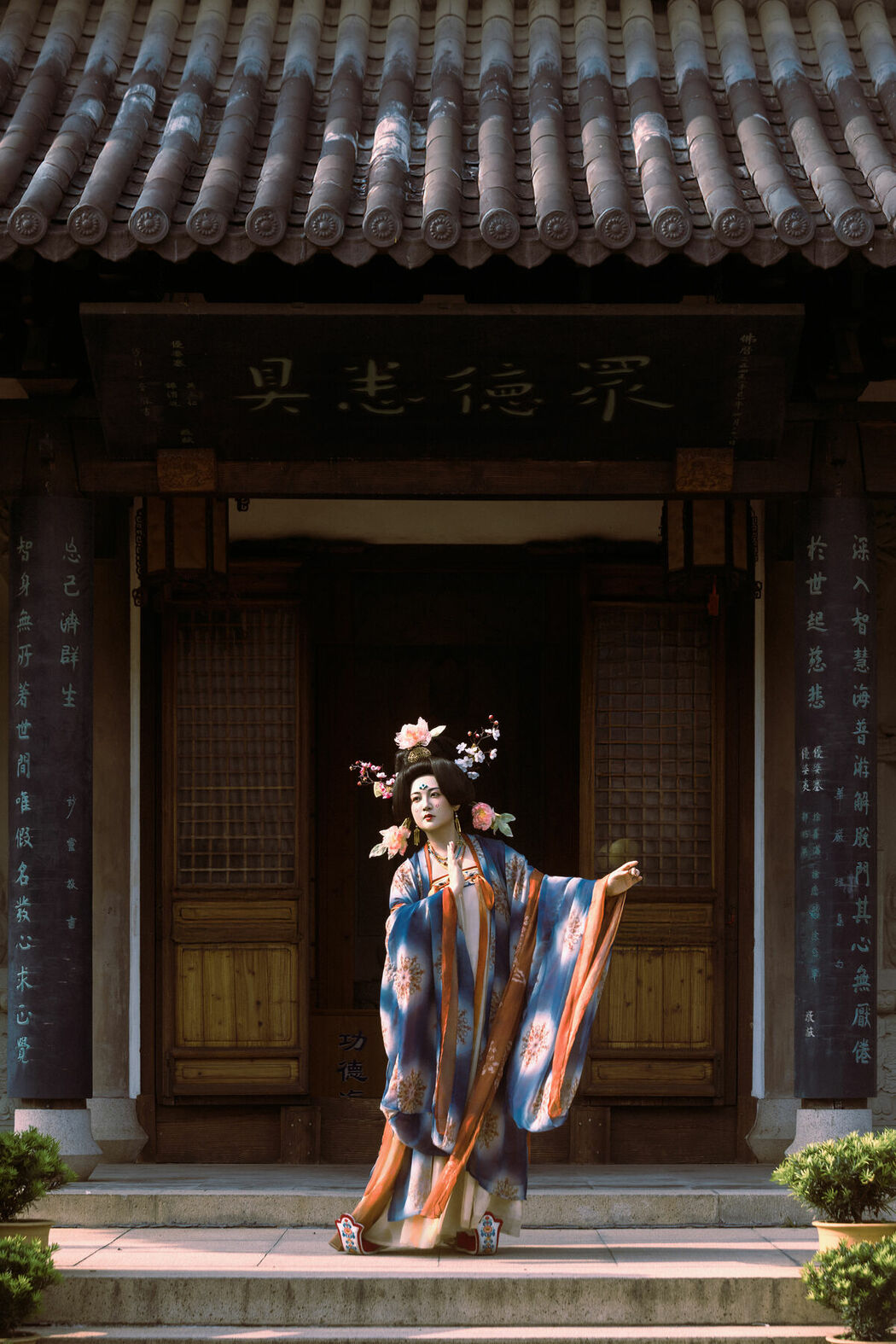 YiTuYu艺图语 Vol.10545 Yue Ye Wei Yang (48P)