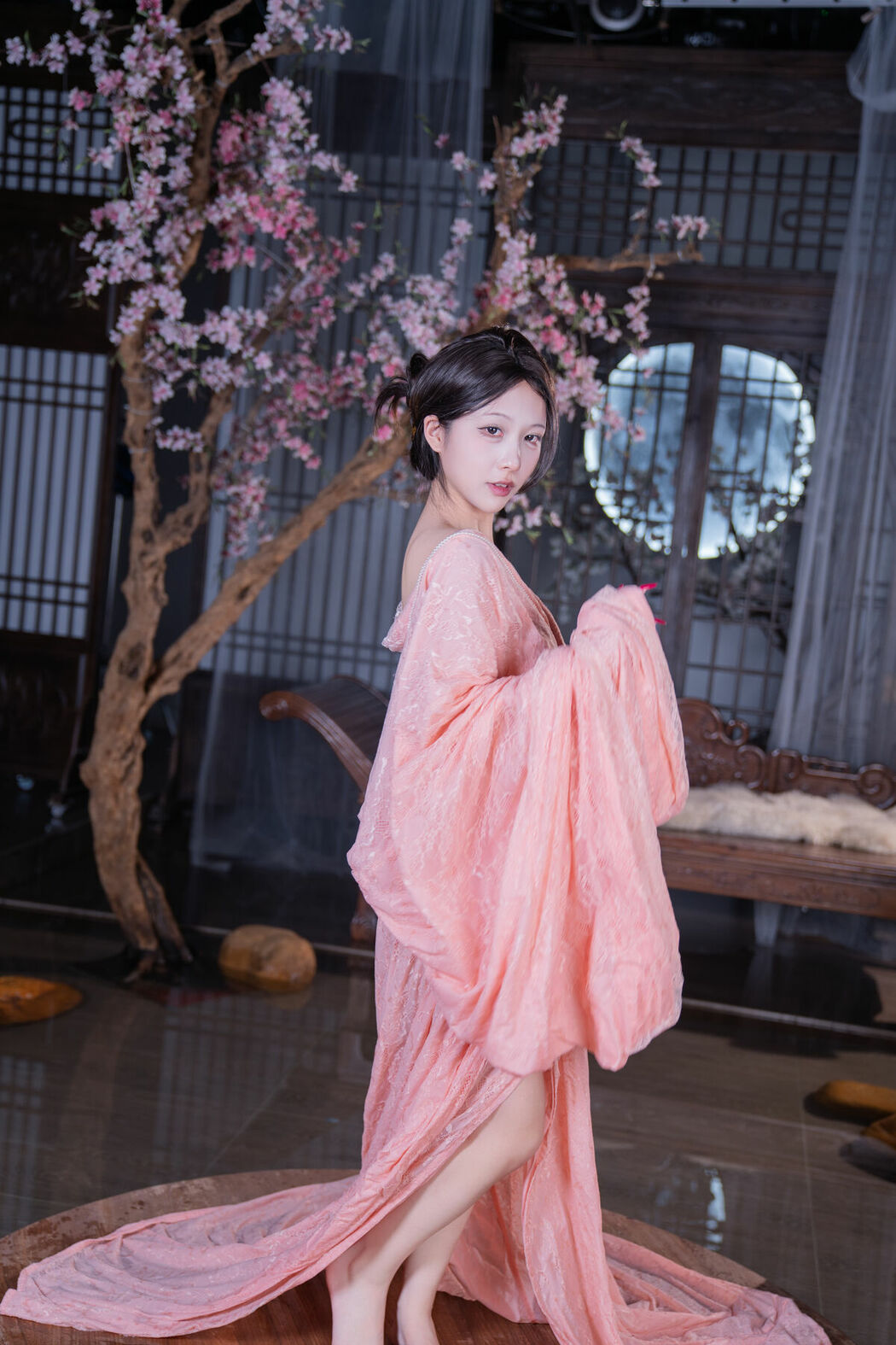 YiTuYu艺图语 Vol.10550 KK Hao E (54P)