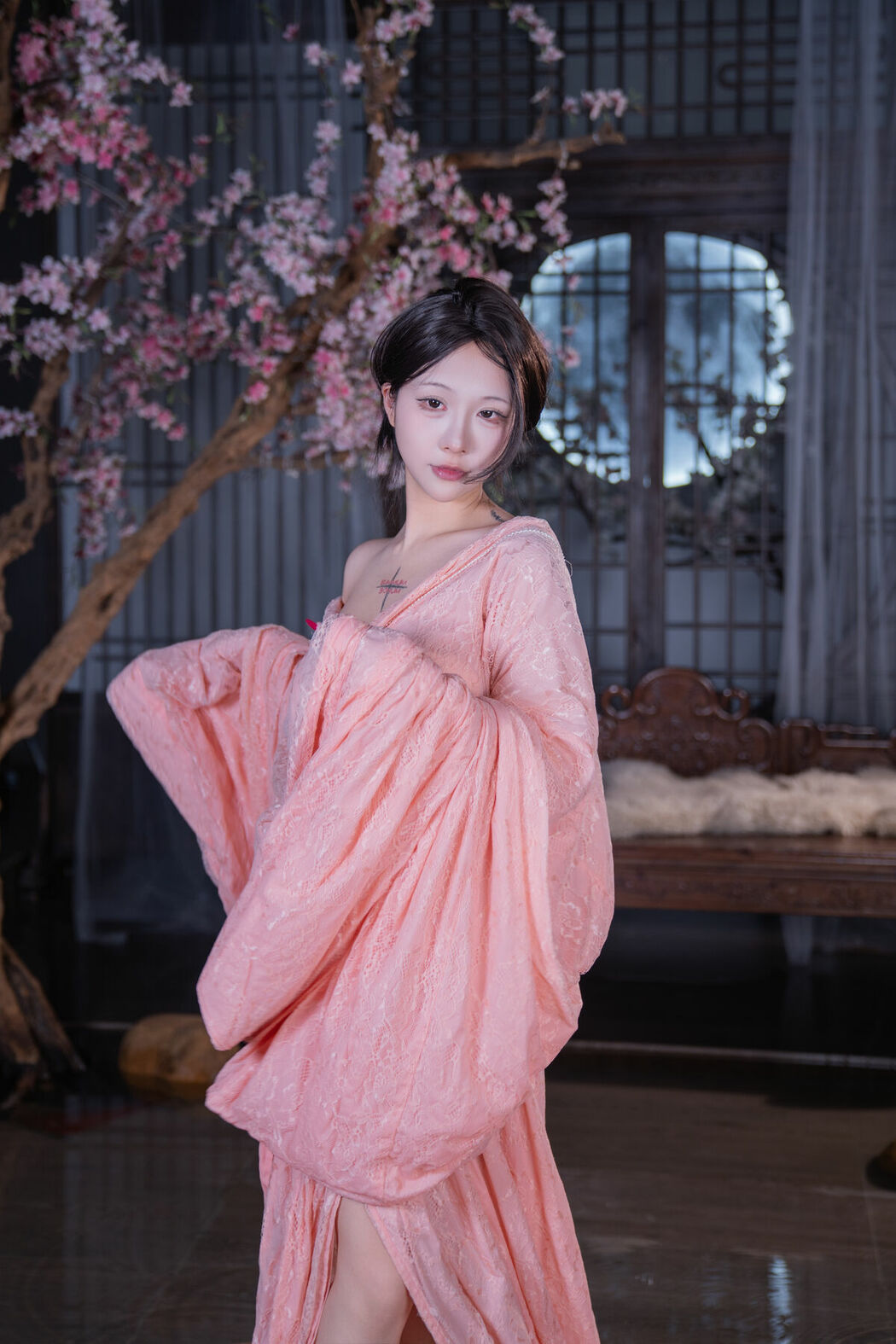 YiTuYu艺图语 Vol.10550 KK Hao E (54P)
