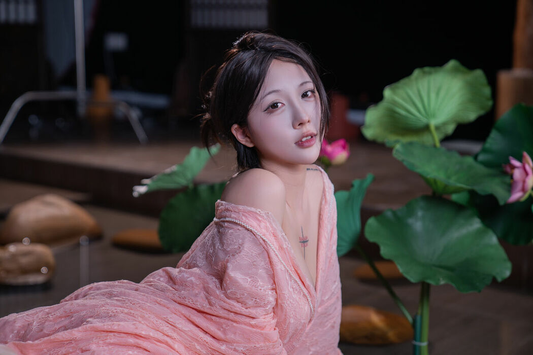 YiTuYu艺图语 Vol.10550 KK Hao E (54P)