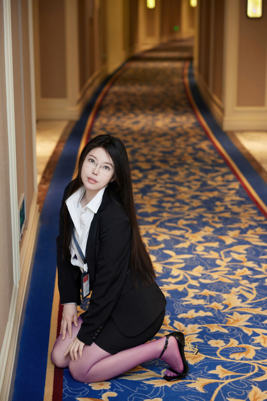 内购无水印 Bai Ru Xue 白茹雪 – 秀人网模特 紫丝OL (88P)