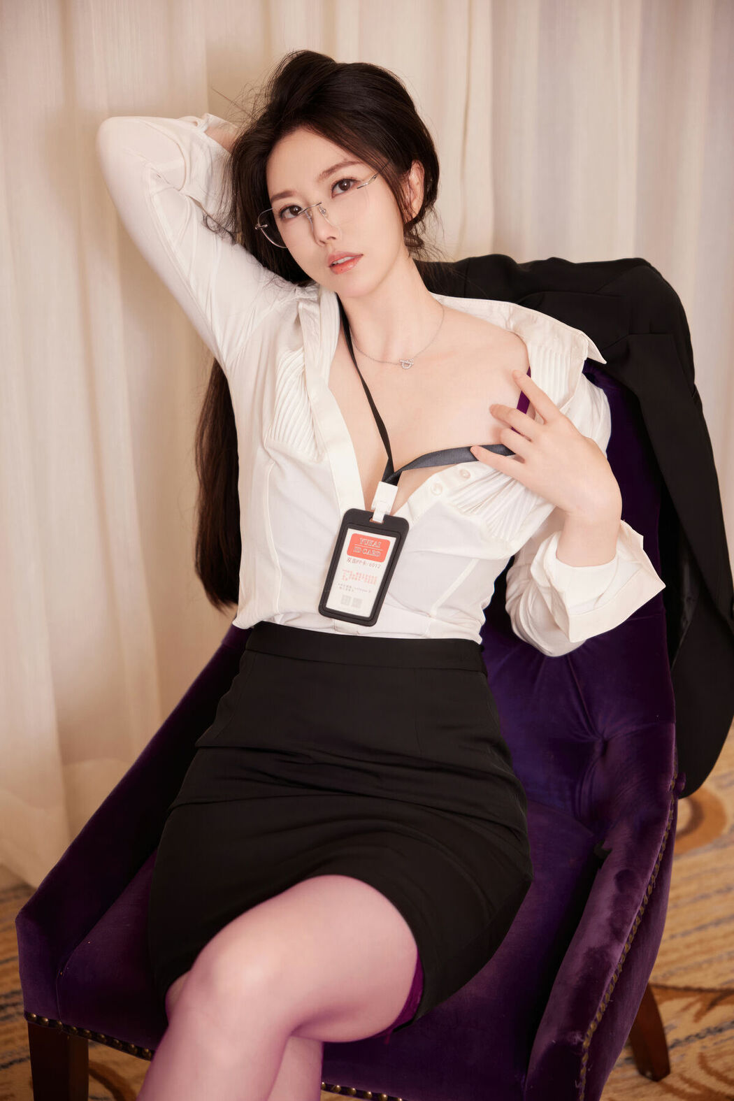 内购无水印 Bai Ru Xue 白茹雪 – 秀人网模特 紫丝OL (88P)