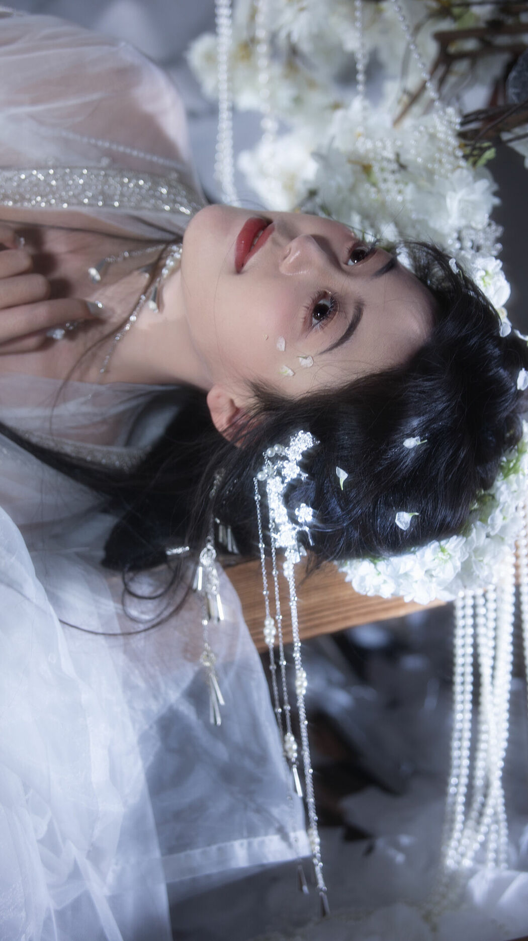 YiTuYu艺图语 Vol.10561 Yi Ming (16P)