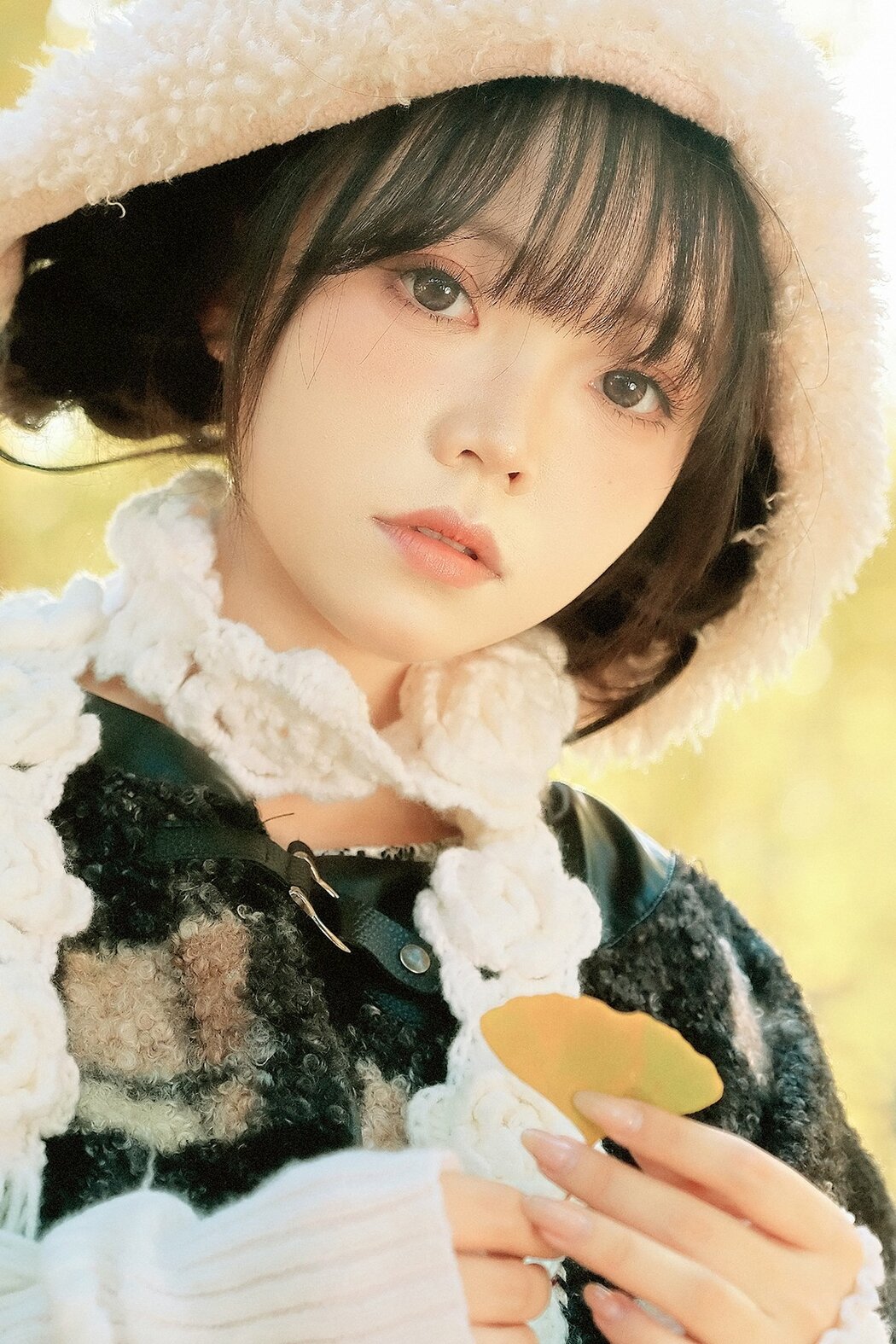YiTuYu艺图语 Vol.10565 Bei Bei Bu Shui Jiao (28P) Cover Photo