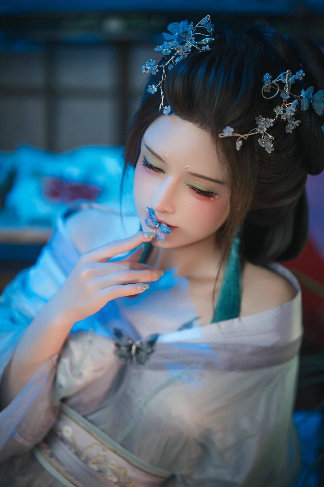 Coser@鹿八岁 – 碎蝶梦 Part01 (64P – 1V)