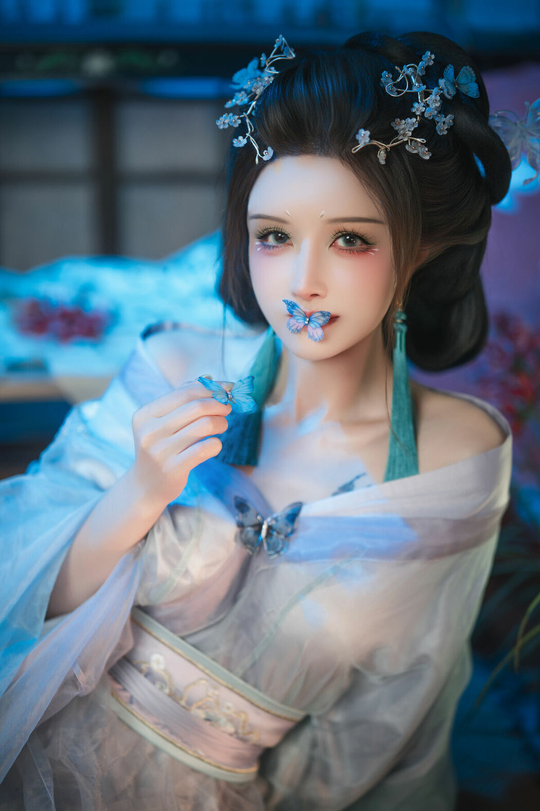 Coser@鹿八岁 – 碎蝶梦 Part01 (64P – 1V)