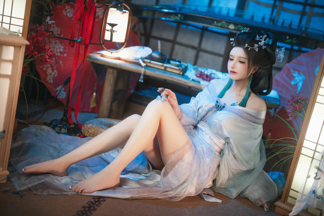 Coser@鹿八岁 – 碎蝶梦 Part01 (64P – 1V)