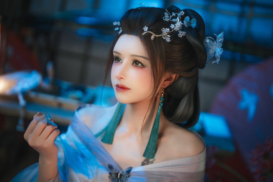 Coser@鹿八岁 – 碎蝶梦 Part01 (64P – 1V)
