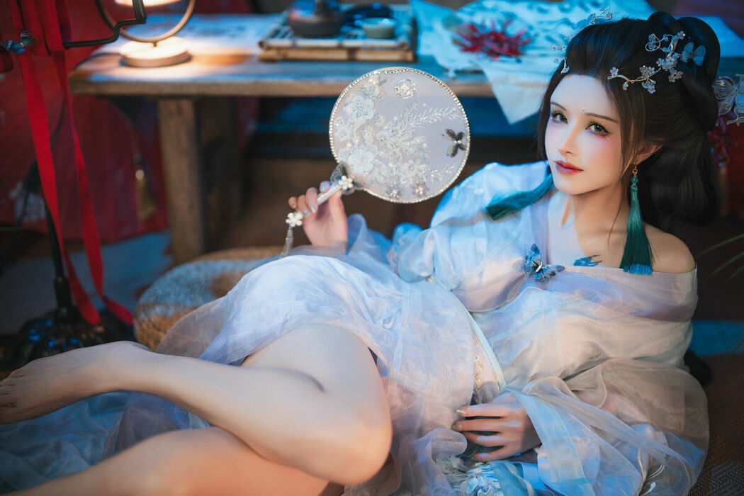 Coser@鹿八岁 – 碎蝶梦 Part01 (64P – 1V)