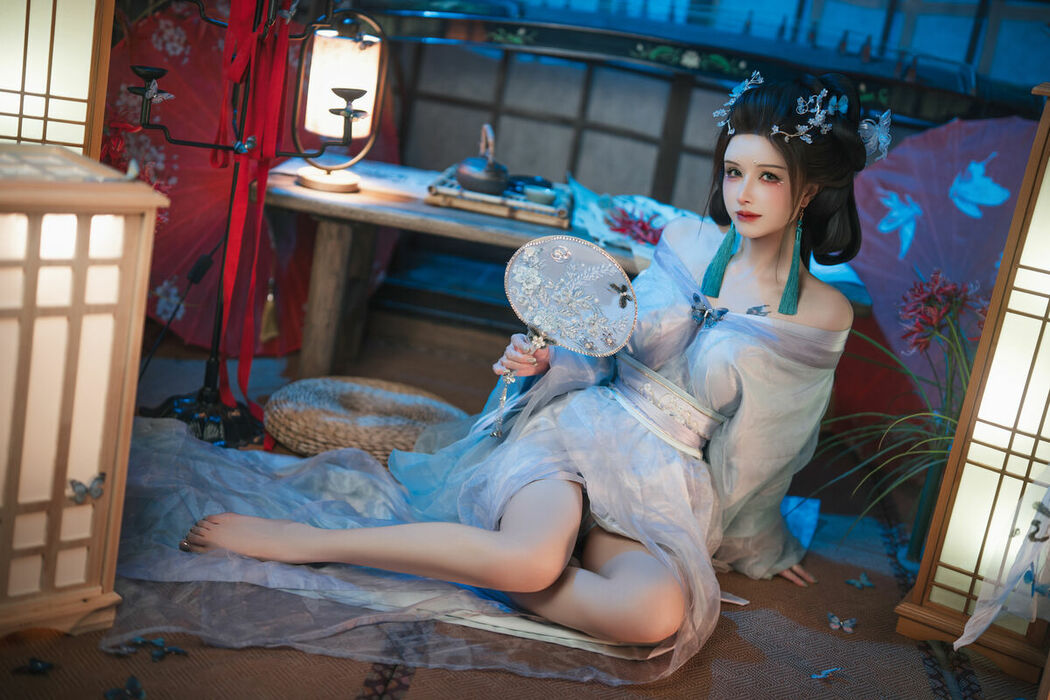Coser@鹿八岁 – 碎蝶梦 Part01 (64P – 1V)