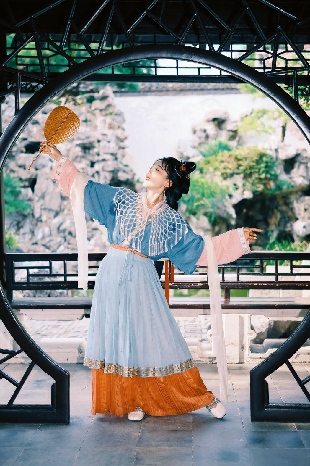 YiTuYu艺图语 Vol.10568 Yi Ming (12P)