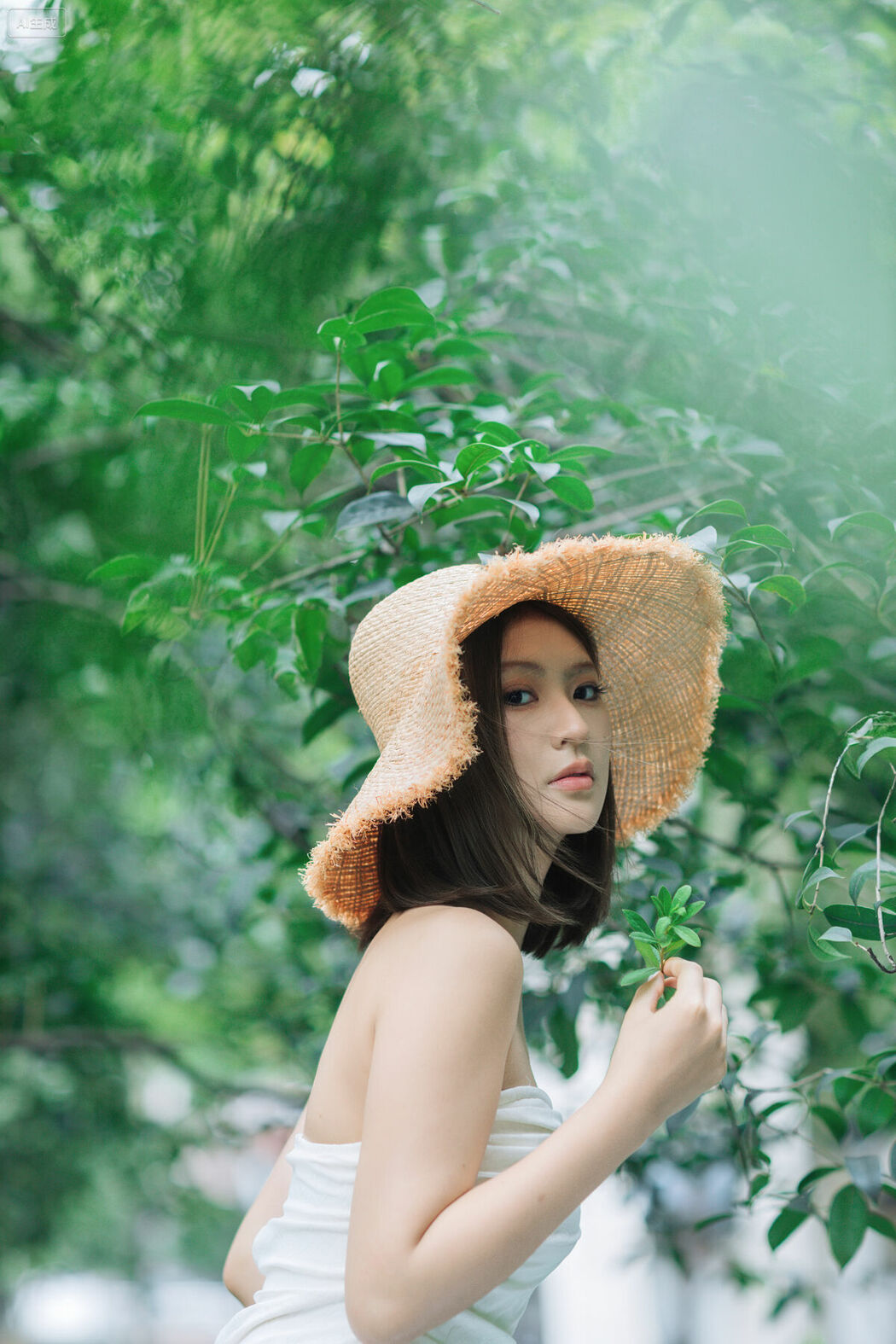 YiTuYu艺图语 Vol.10572 Jing Zhu (26P)