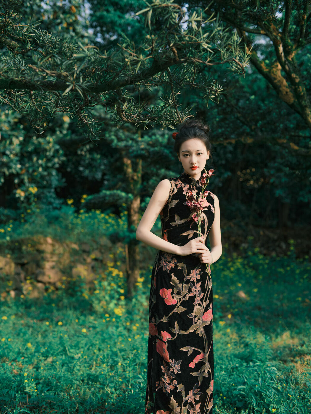 YiTuYu艺图语 Vol.10587 Yao Guai Na Li Tao (19P)