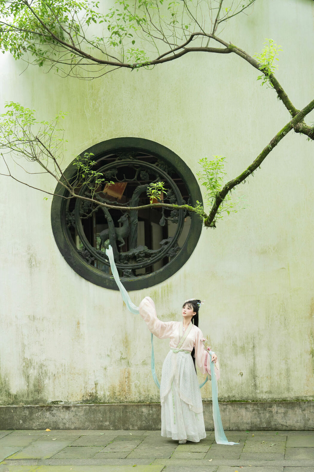 YiTuYu艺图语 Vol.10585 Jiao Yi Zhi Sui Sui (50P)