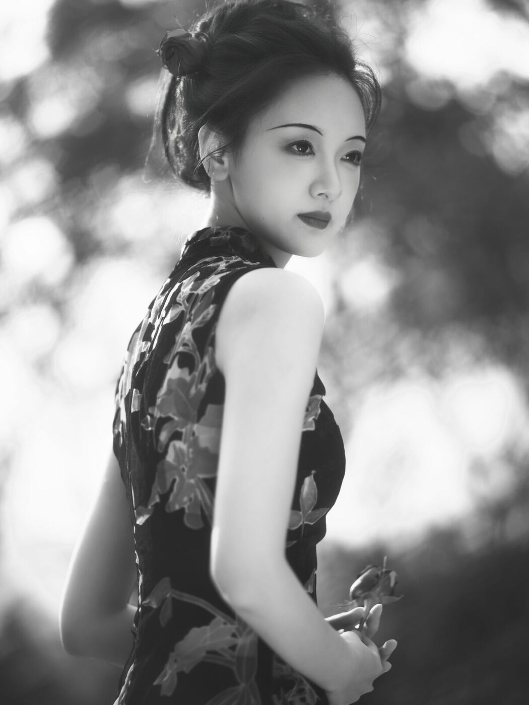 YiTuYu艺图语 Vol.10587 Yao Guai Na Li Tao (19P)