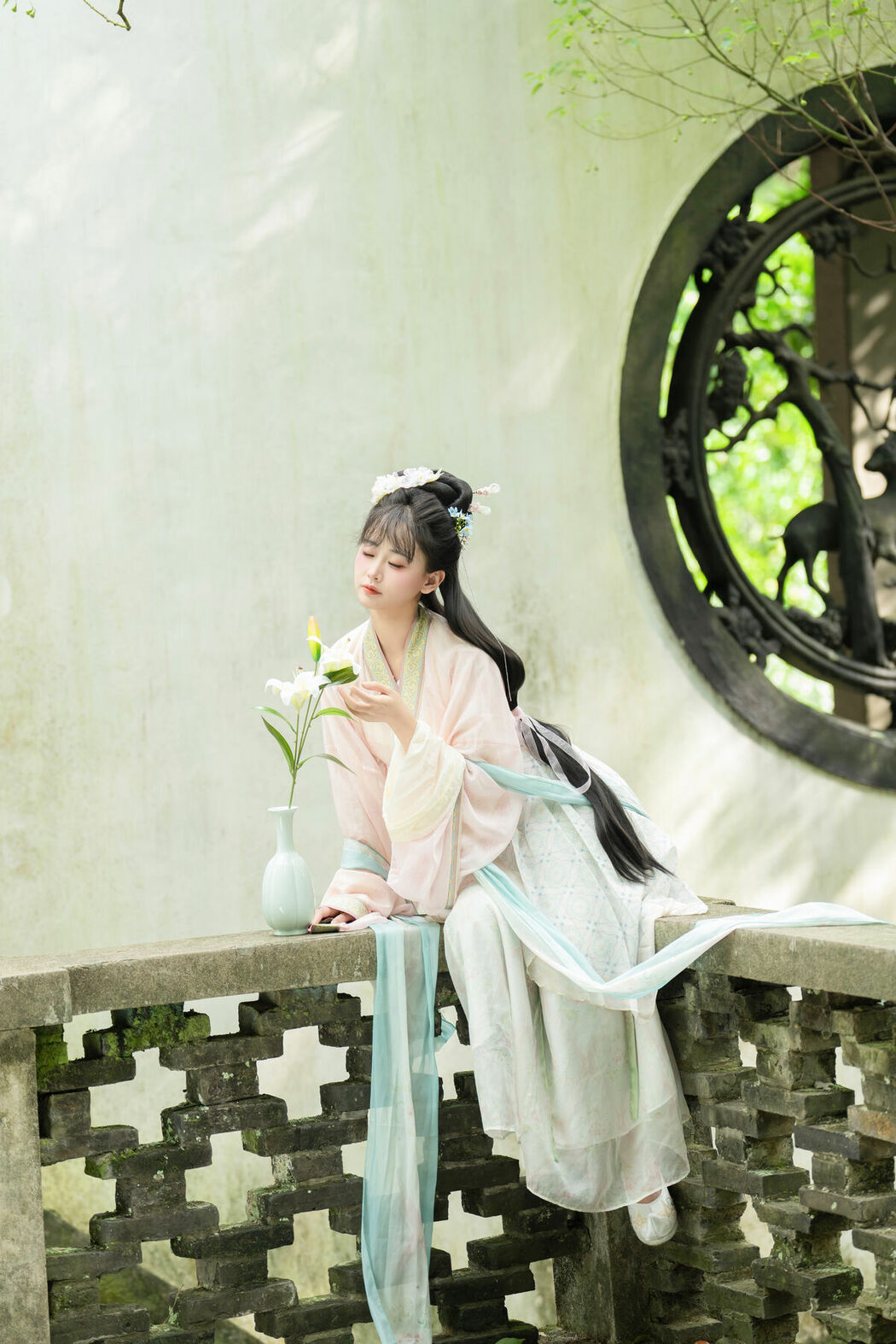 YiTuYu艺图语 Vol.10585 Jiao Yi Zhi Sui Sui (50P)