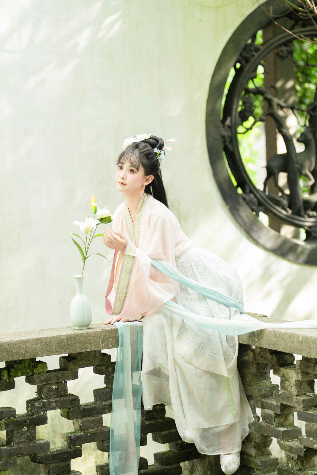 YiTuYu艺图语 Vol.10585 Jiao Yi Zhi Sui Sui (50P)