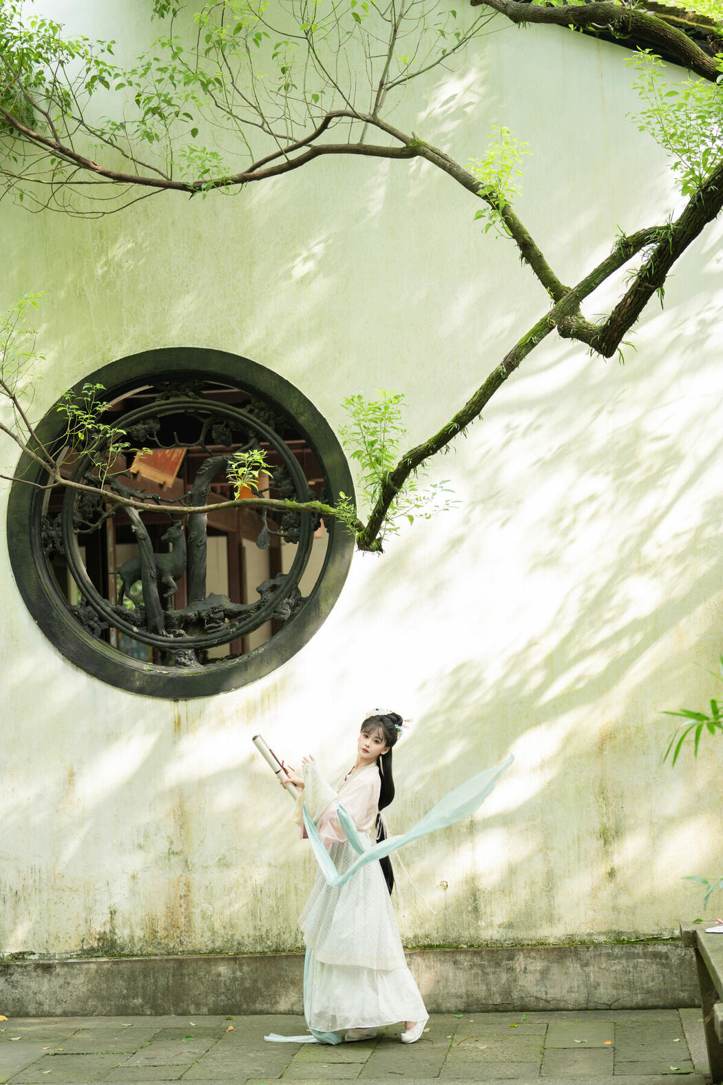 YiTuYu艺图语 Vol.10585 Jiao Yi Zhi Sui Sui (50P)