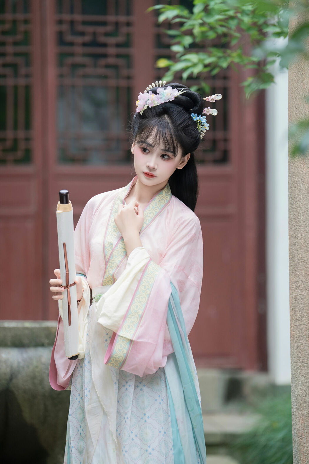 YiTuYu艺图语 Vol.10585 Jiao Yi Zhi Sui Sui (50P)