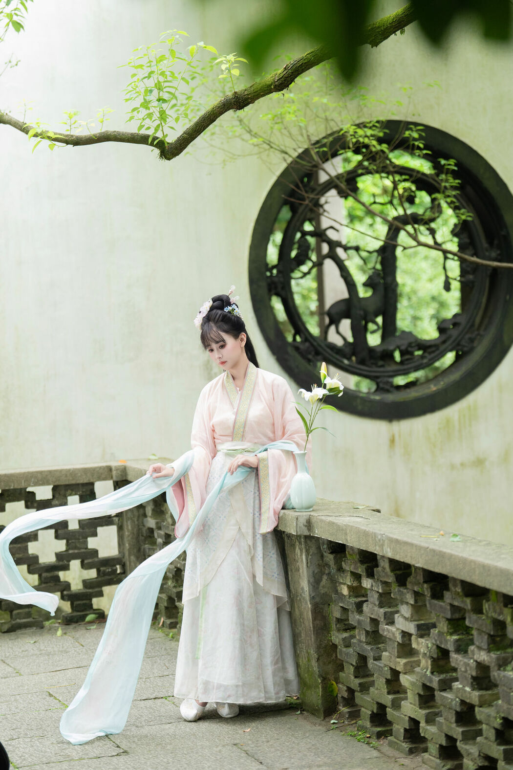 YiTuYu艺图语 Vol.10585 Jiao Yi Zhi Sui Sui (50P)