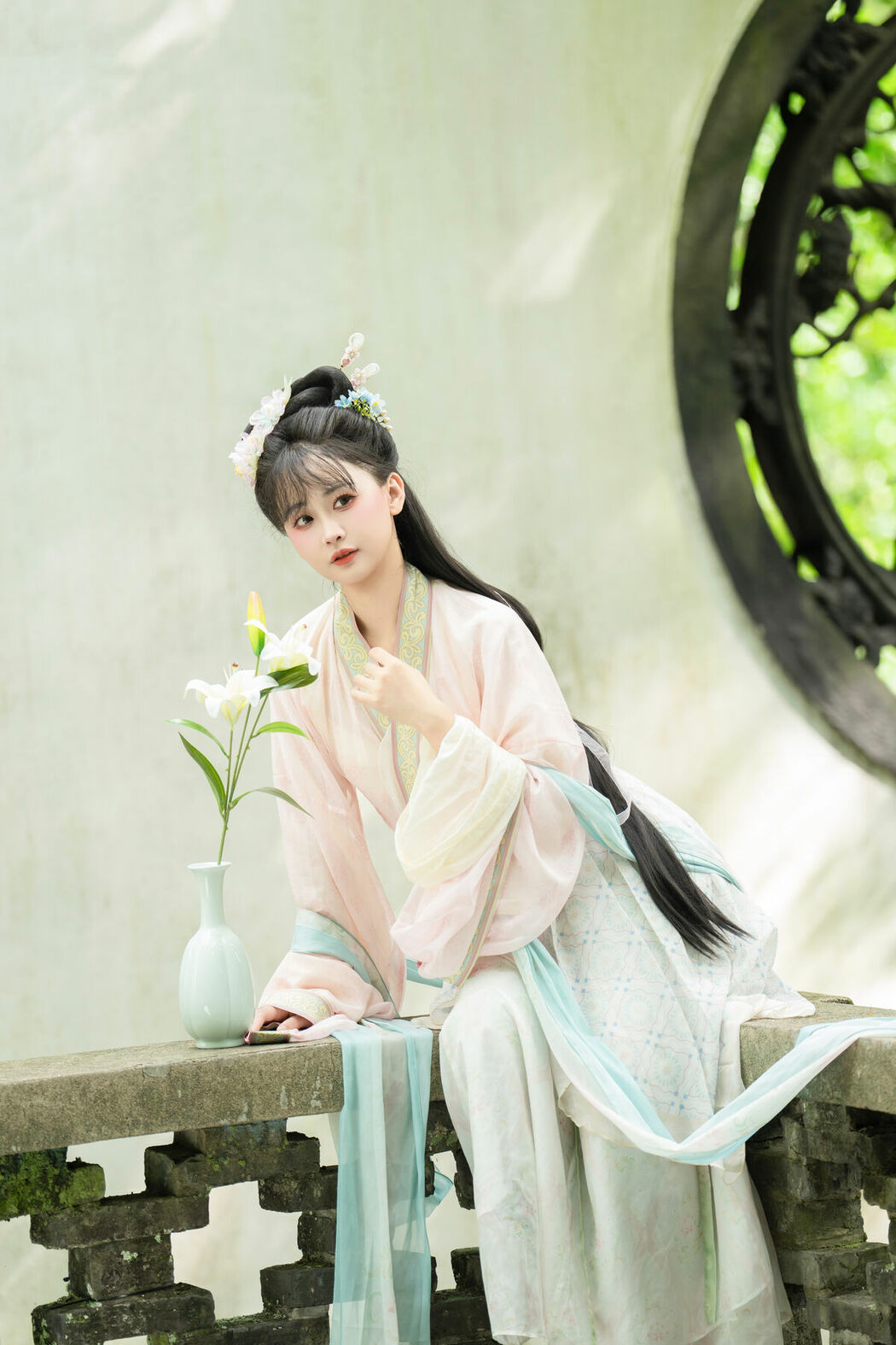YiTuYu艺图语 Vol.10585 Jiao Yi Zhi Sui Sui (50P)