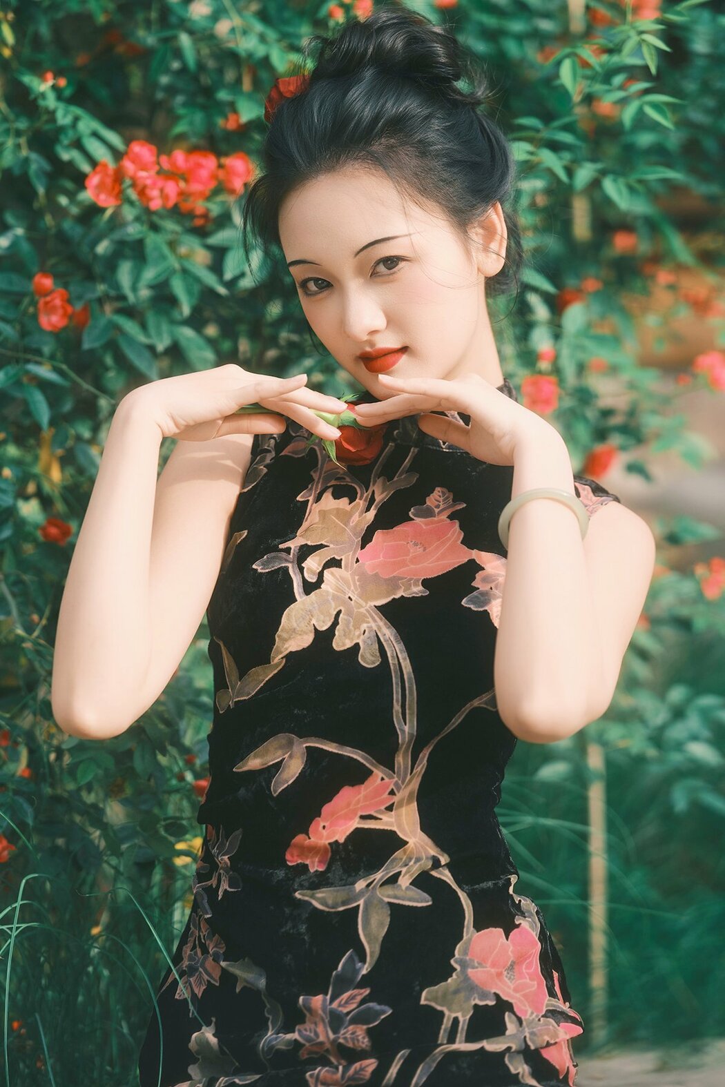 YiTuYu艺图语 Vol.10587 Yao Guai Na Li Tao (19P) Cover Photo