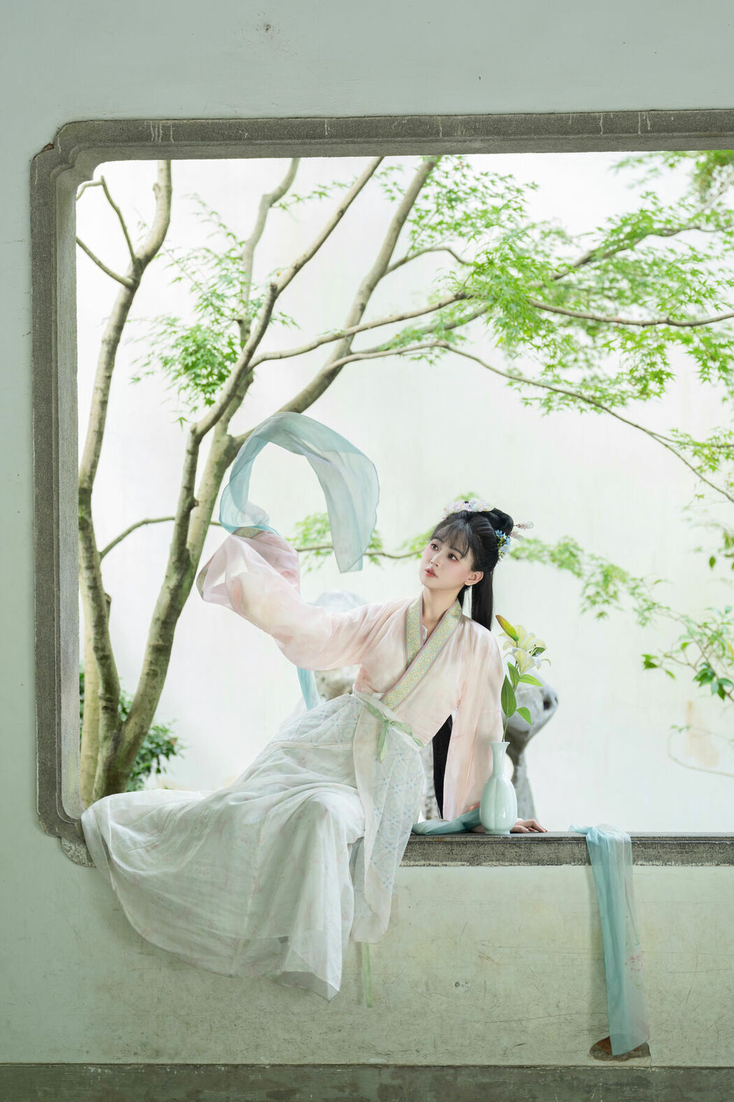 YiTuYu艺图语 Vol.10585 Jiao Yi Zhi Sui Sui (50P)