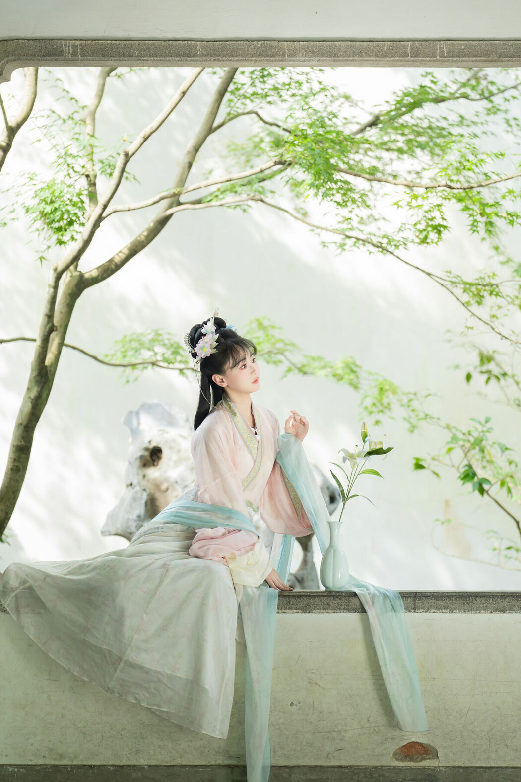 YiTuYu艺图语 Vol.10585 Jiao Yi Zhi Sui Sui (50P)