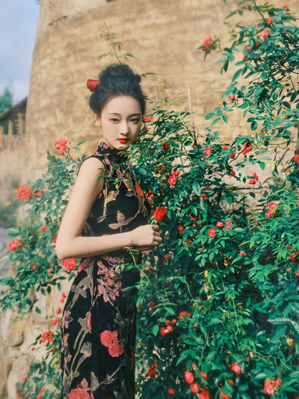YiTuYu艺图语 Vol.10587 Yao Guai Na Li Tao (19P)