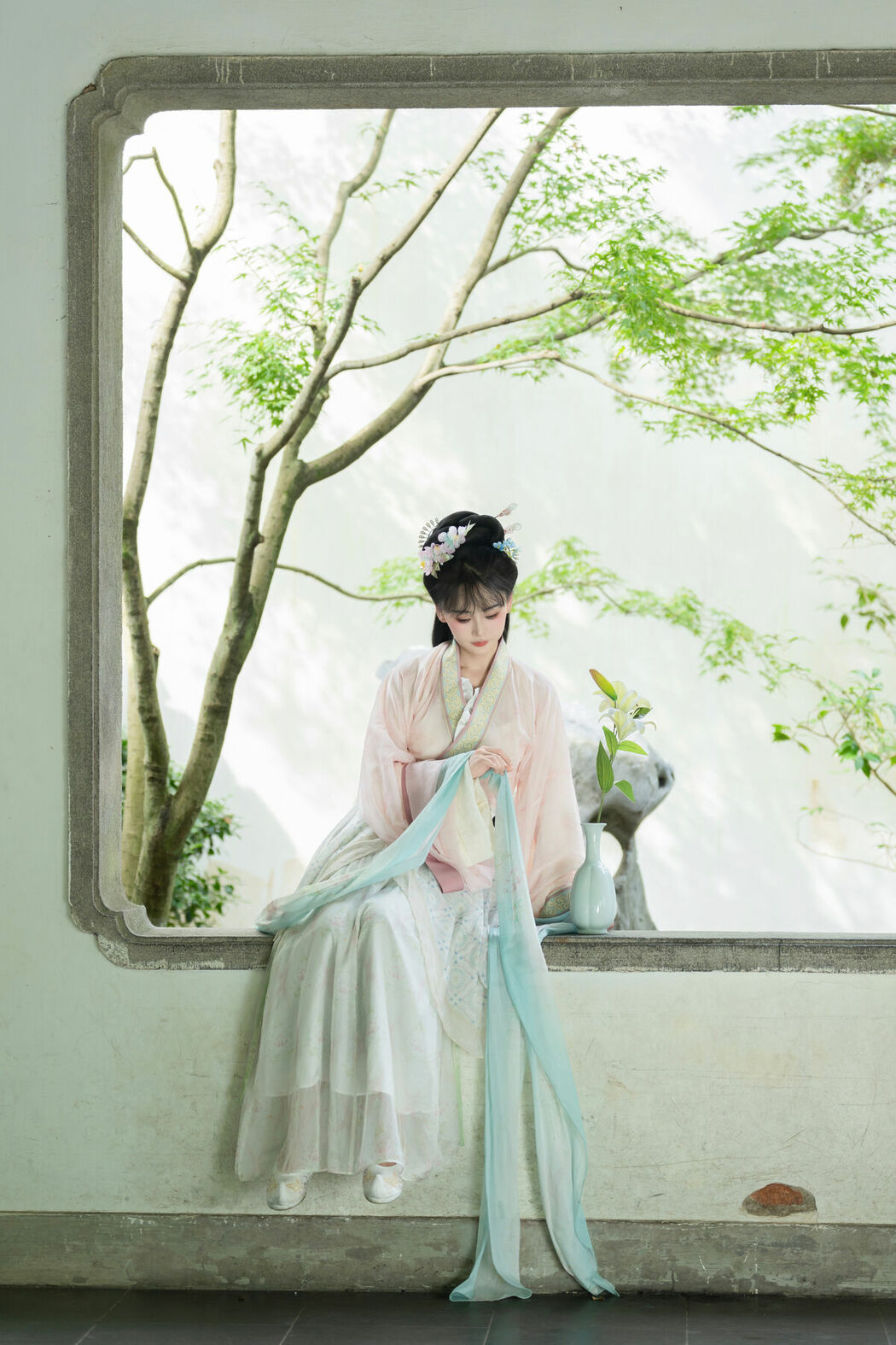 YiTuYu艺图语 Vol.10585 Jiao Yi Zhi Sui Sui (50P)