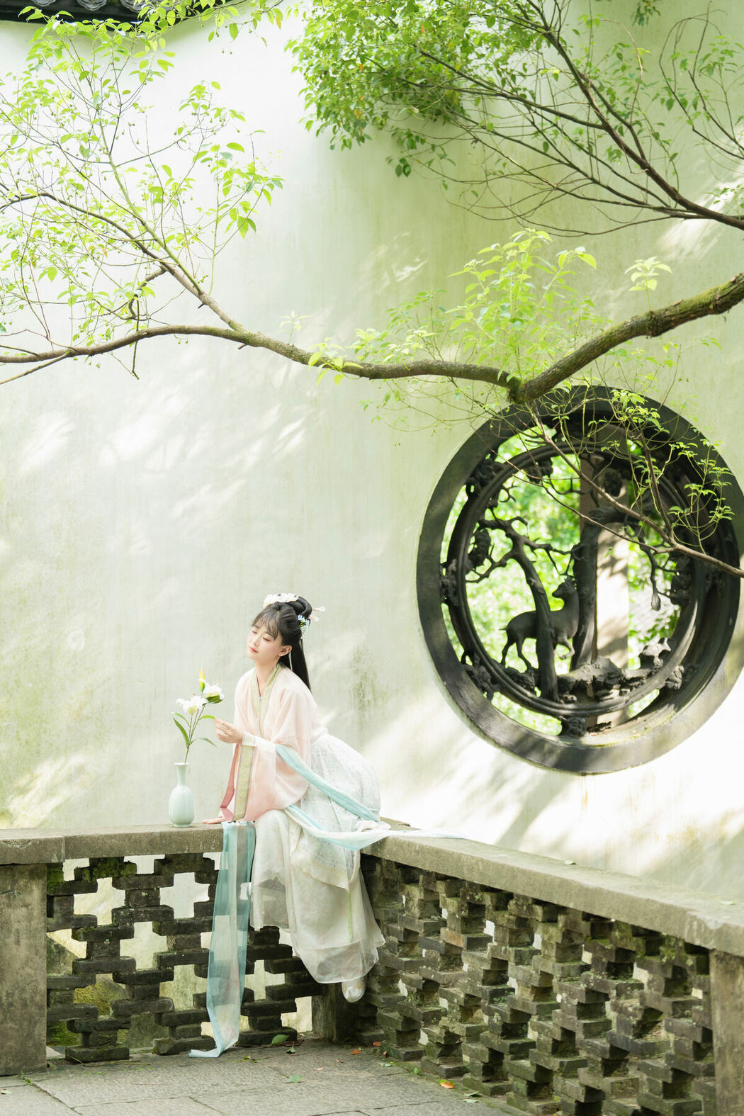 YiTuYu艺图语 Vol.10585 Jiao Yi Zhi Sui Sui (50P)