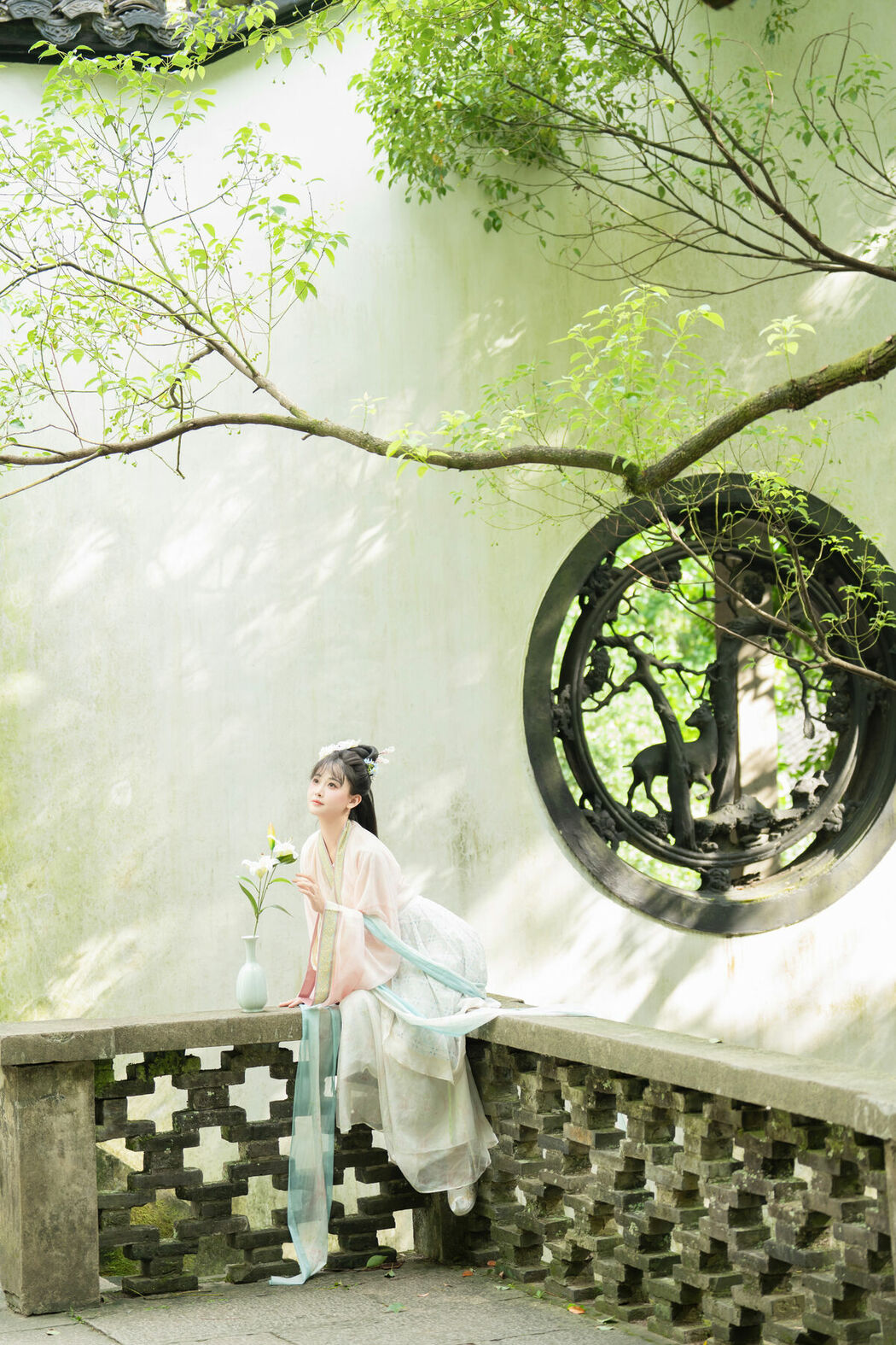 YiTuYu艺图语 Vol.10585 Jiao Yi Zhi Sui Sui (50P)