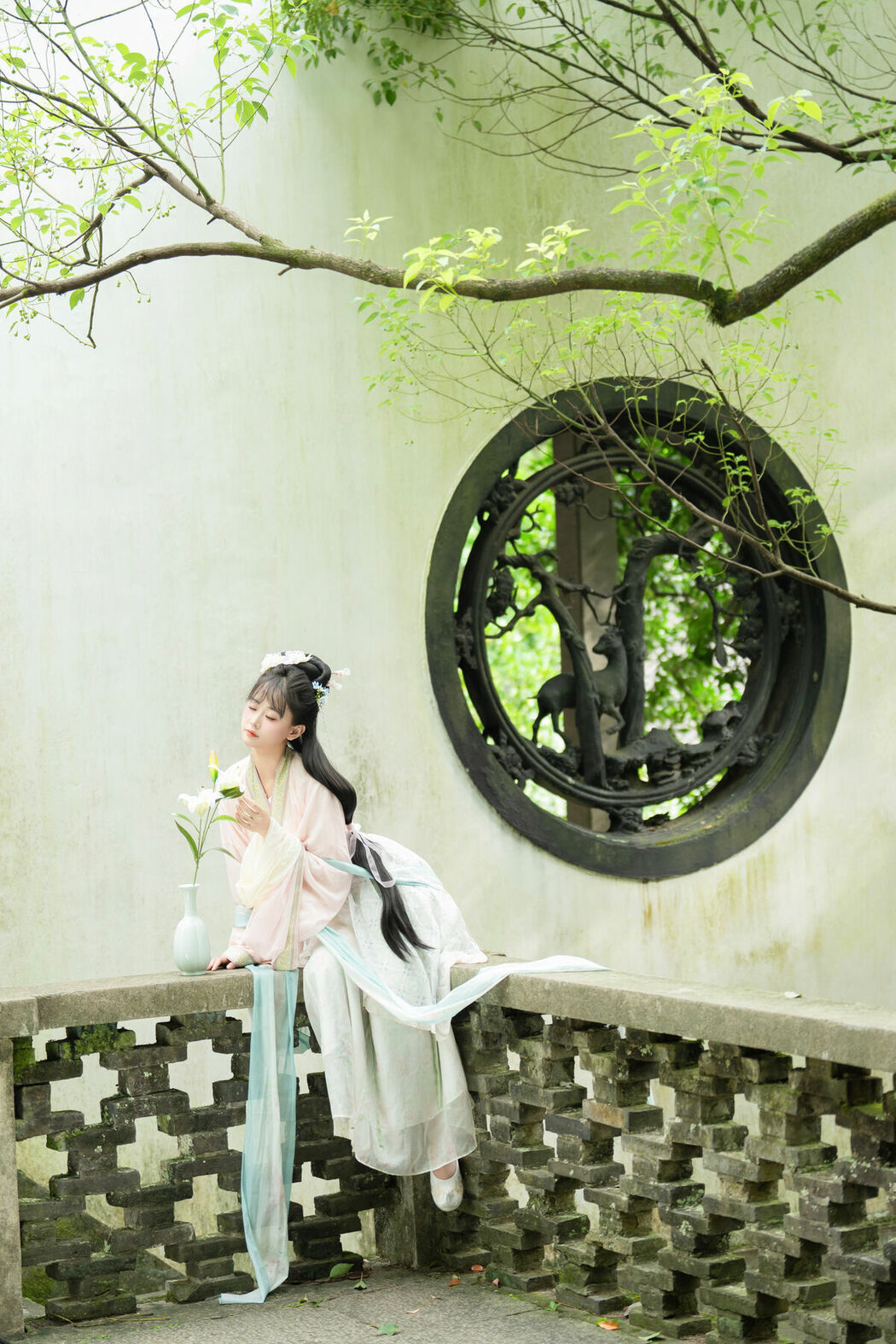 YiTuYu艺图语 Vol.10585 Jiao Yi Zhi Sui Sui (50P)