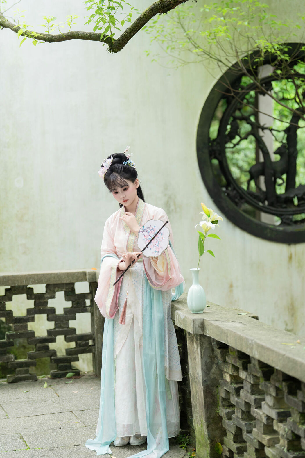 YiTuYu艺图语 Vol.10585 Jiao Yi Zhi Sui Sui (50P)