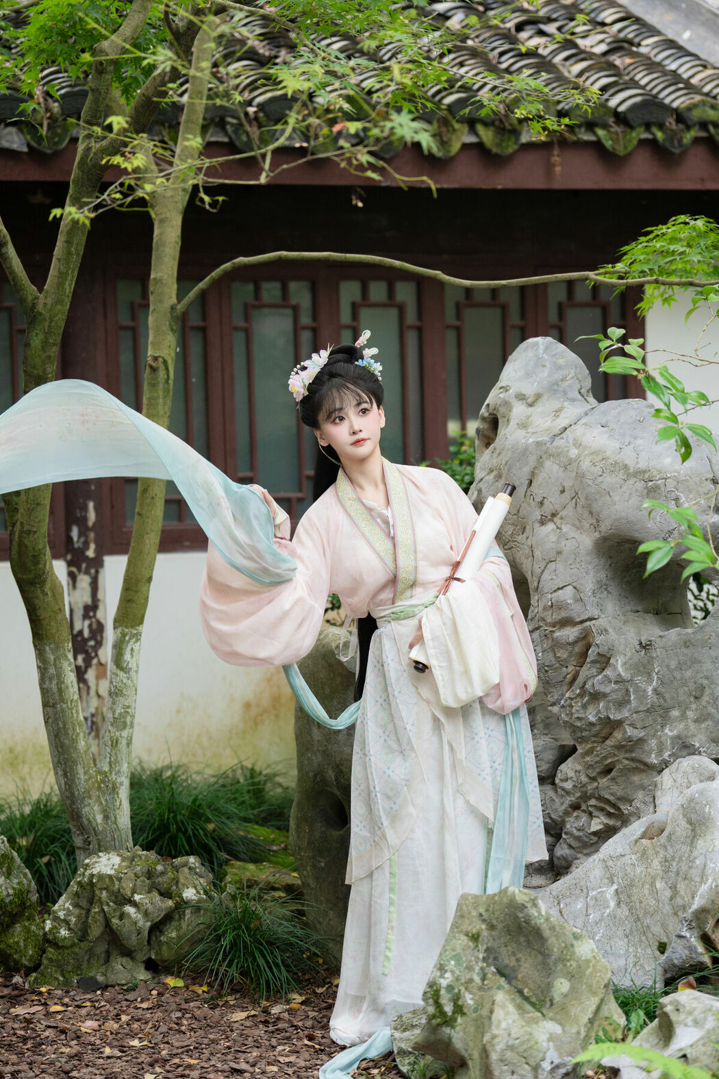 YiTuYu艺图语 Vol.10585 Jiao Yi Zhi Sui Sui (50P)